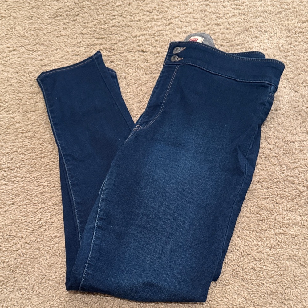 Levi's Women's Deep Blue Skinny Jeans